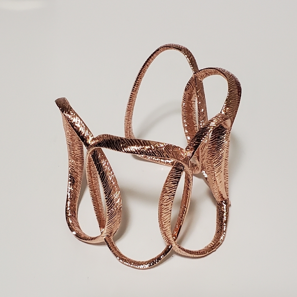 Ted Baker Gold Textured Hoop Tamii Cuff - Picture 9 of 9